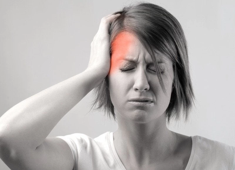 Πονοκέφαλος στα αριστερά: Όλες οι αιτίες και οι τρόποι αντιμετώπισης